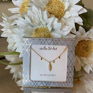 Stella & Dot Aurora Drop Necklace